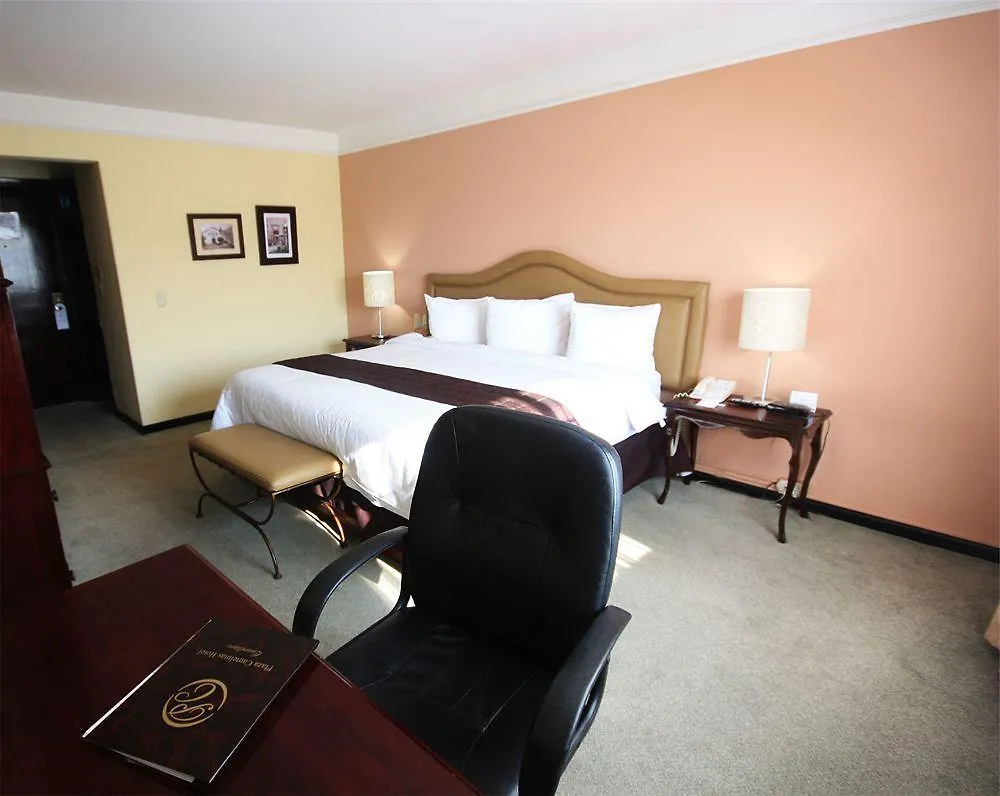 Plaza Camelinas Hotel Queretaro 4*,