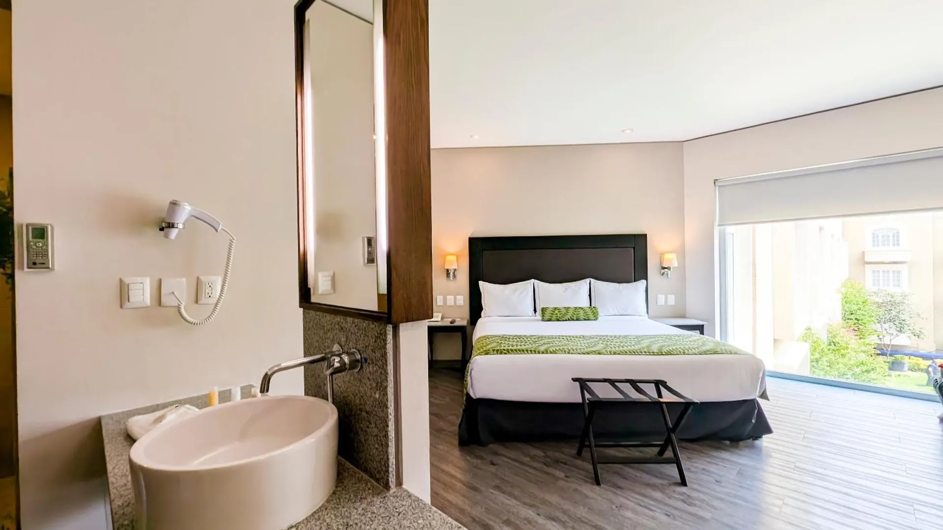 Plaza Camelinas Hotel Querétaro